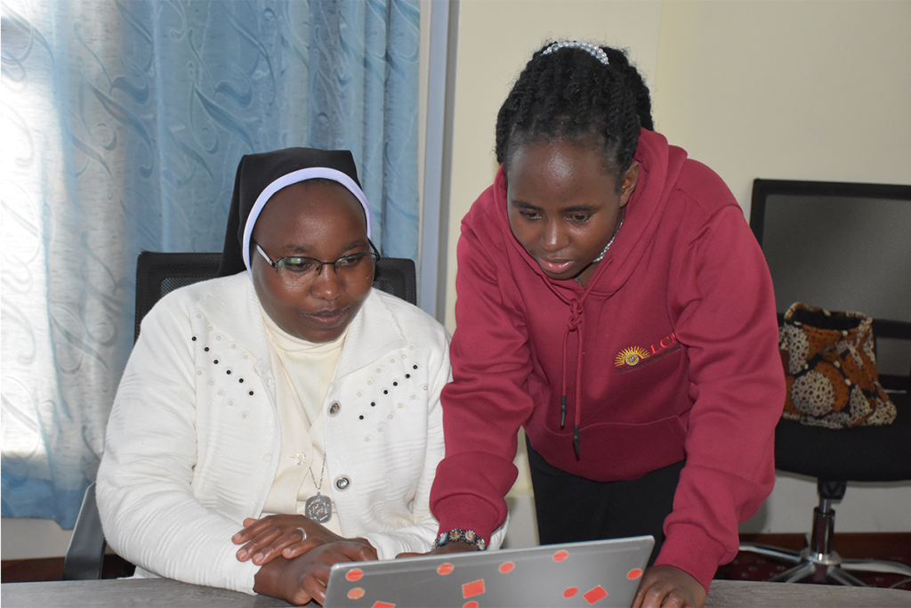 LCMC opts for a smaller group so that team members can attend to every individual, ensuring that participants move together as they navigate through AI tools