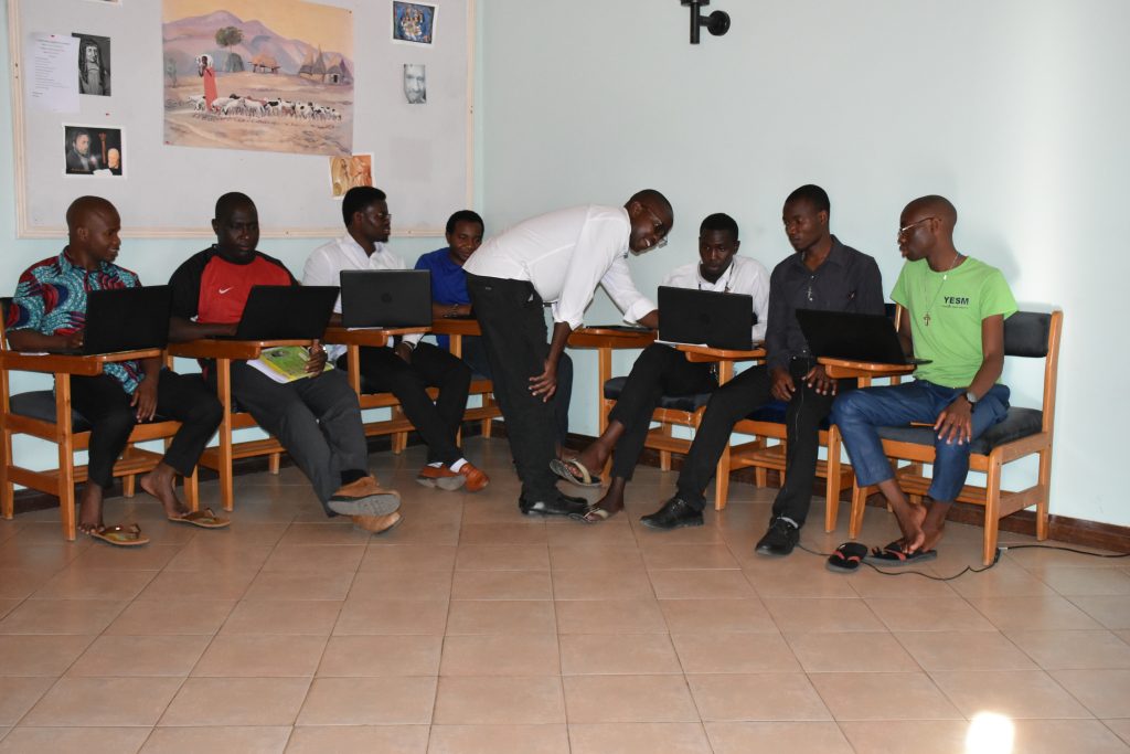 - LCMC | Media literacy education | Artificial Intelligence | Resilience | Formation | Media and communications training |Digital media literacy