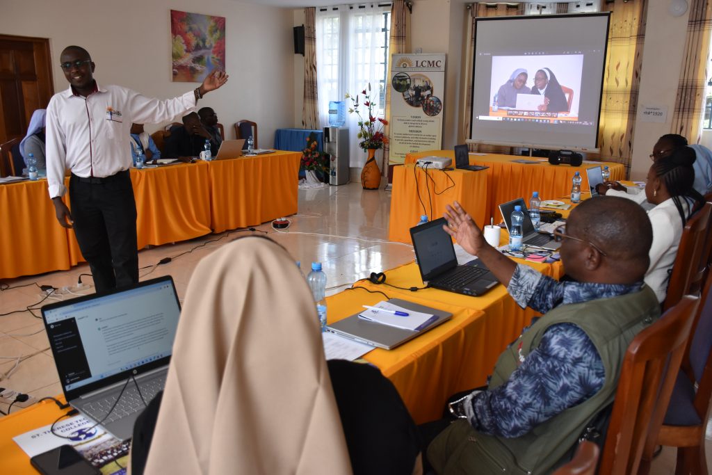 - LCMC | Media literacy education | Artificial Intelligence | Resilience | Formation | Media and communications training |Digital media literacy