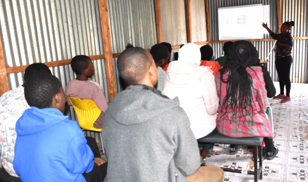 - LCMC | Media literacy education | Artificial Intelligence | Resilience | Formation | Media and communications training |Digital media literacy